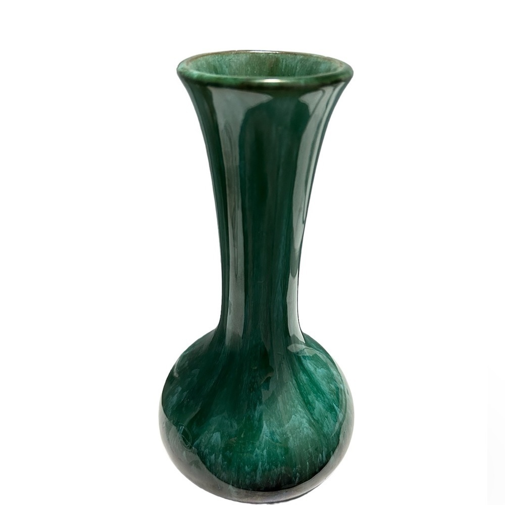 Vintage Blue Mountain Pottery Green Grip Glazed Vase